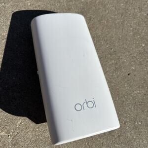 Netgear Orbi RBW30 Tri‑Band WiFi Wall Plug Satellite